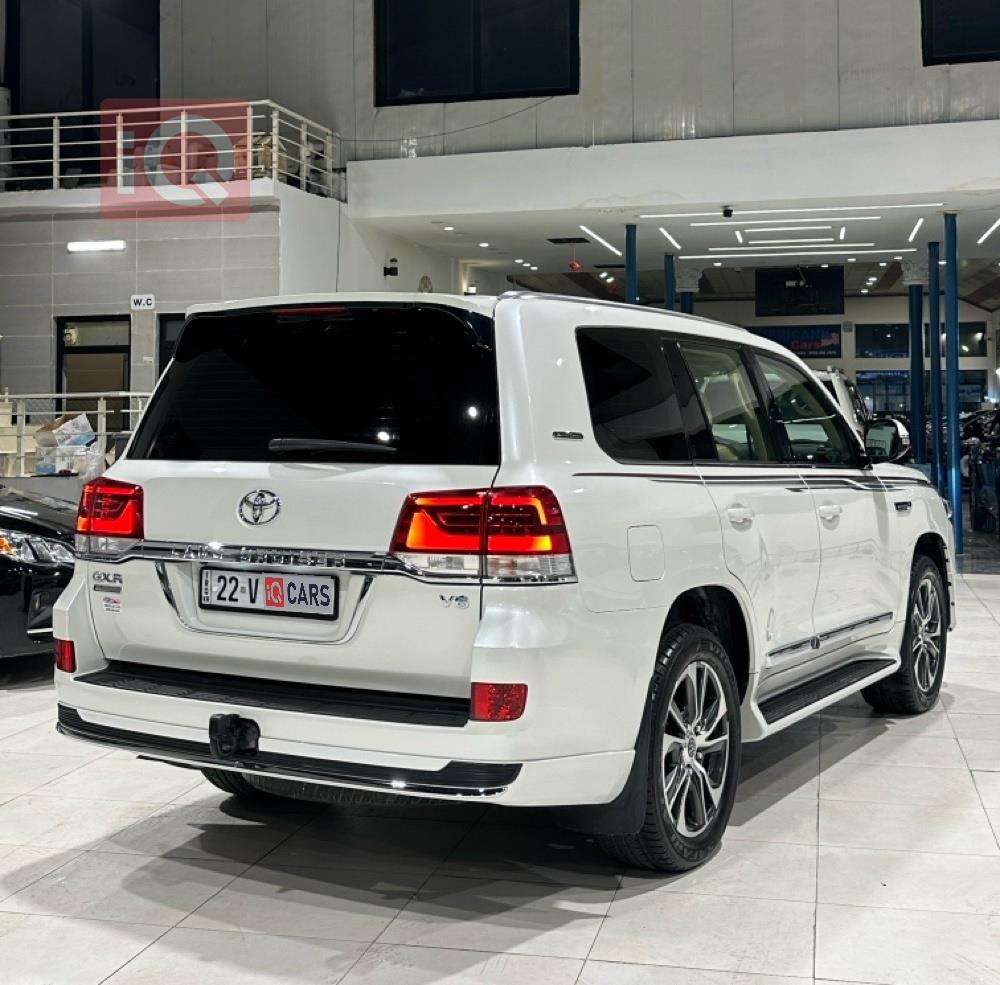 تويوتا لاندكروزر